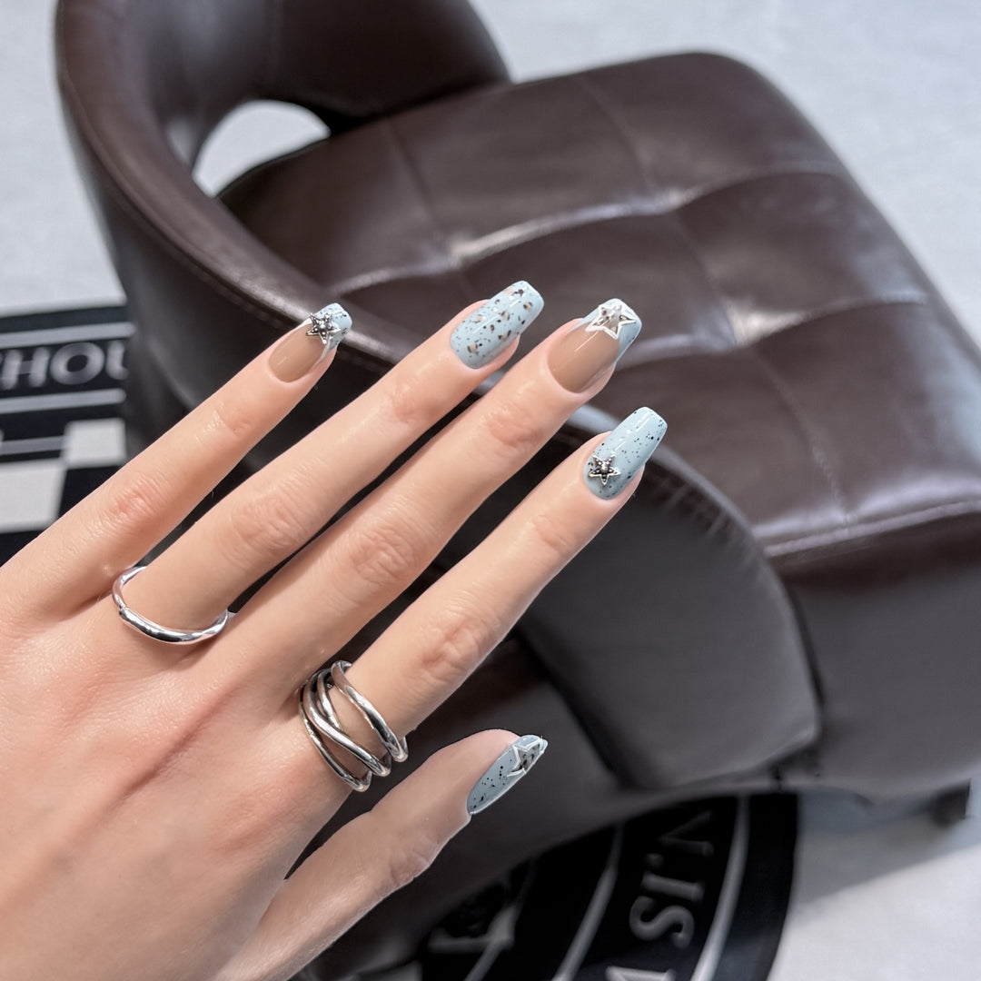 Stylische Nagelkunst Karnz