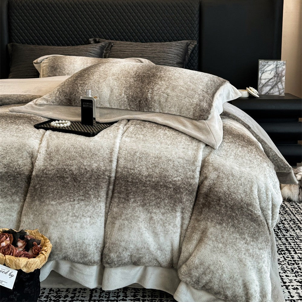 Wohliges Microfleece-Bettwäscheset mit Ombre-Verlauf und Faux-Fur-Zierkissen