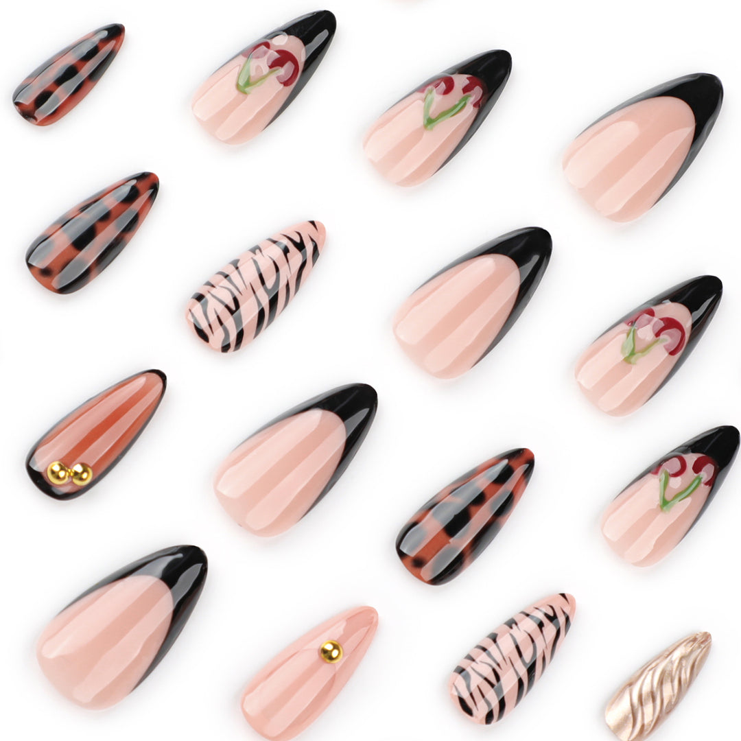 Kunstvolle Stiletto-Nägel mit kreativen Mustern Karnz