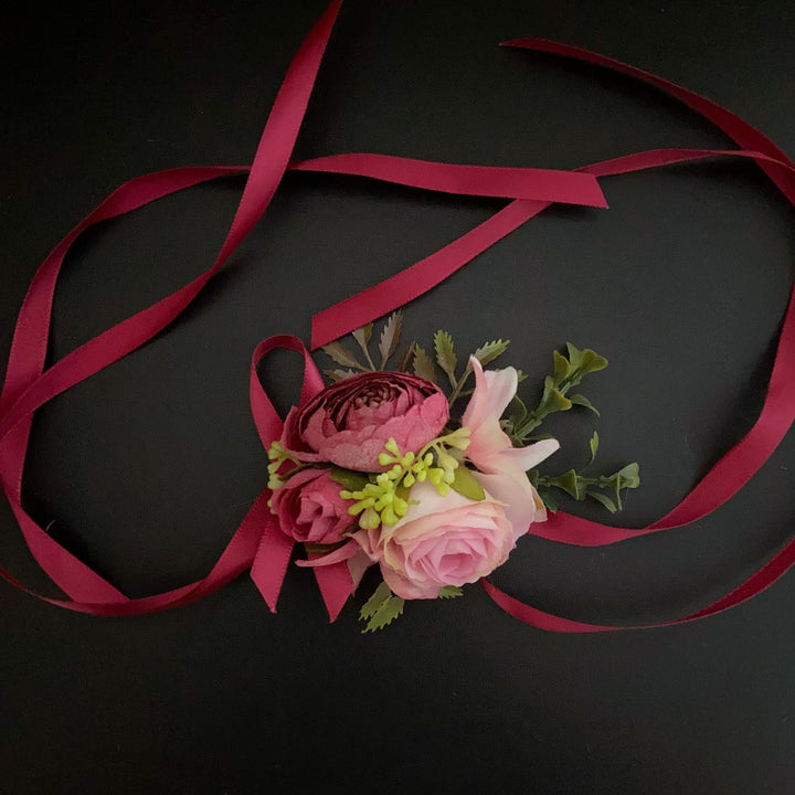 Klassische Blumen Corsage