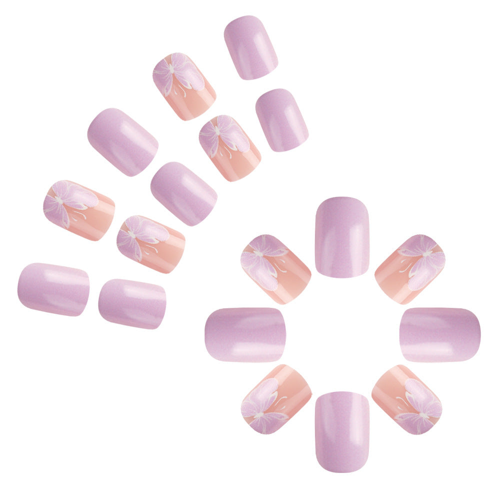 Elegante florale Gel-Nagelkunst Karnz