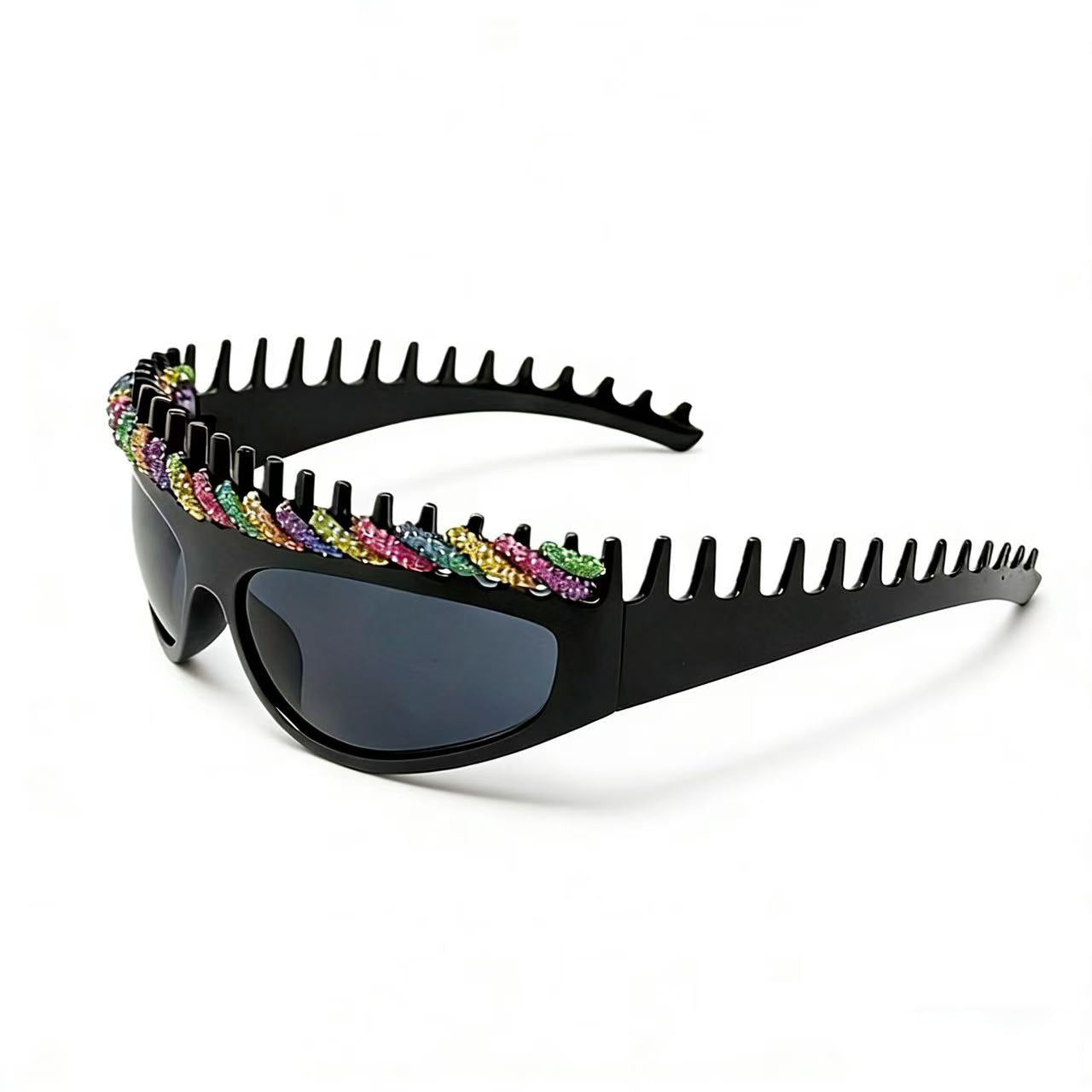 Damen Sportliche Sonnenbrille mit kunstvollem Design und funkelnden Akzenten Karnz