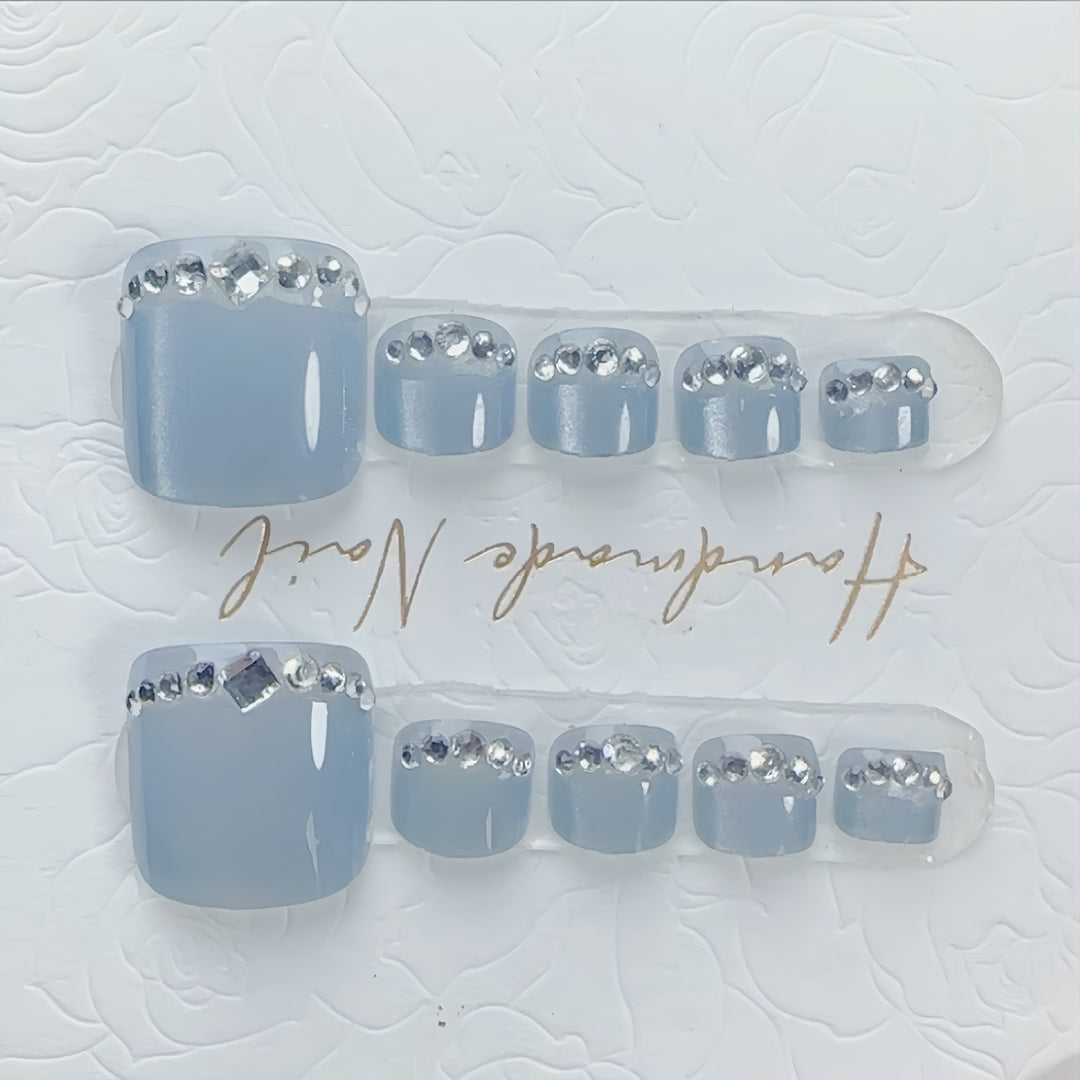 Elegante mit Strass verzierten Press-On Nails Karnz