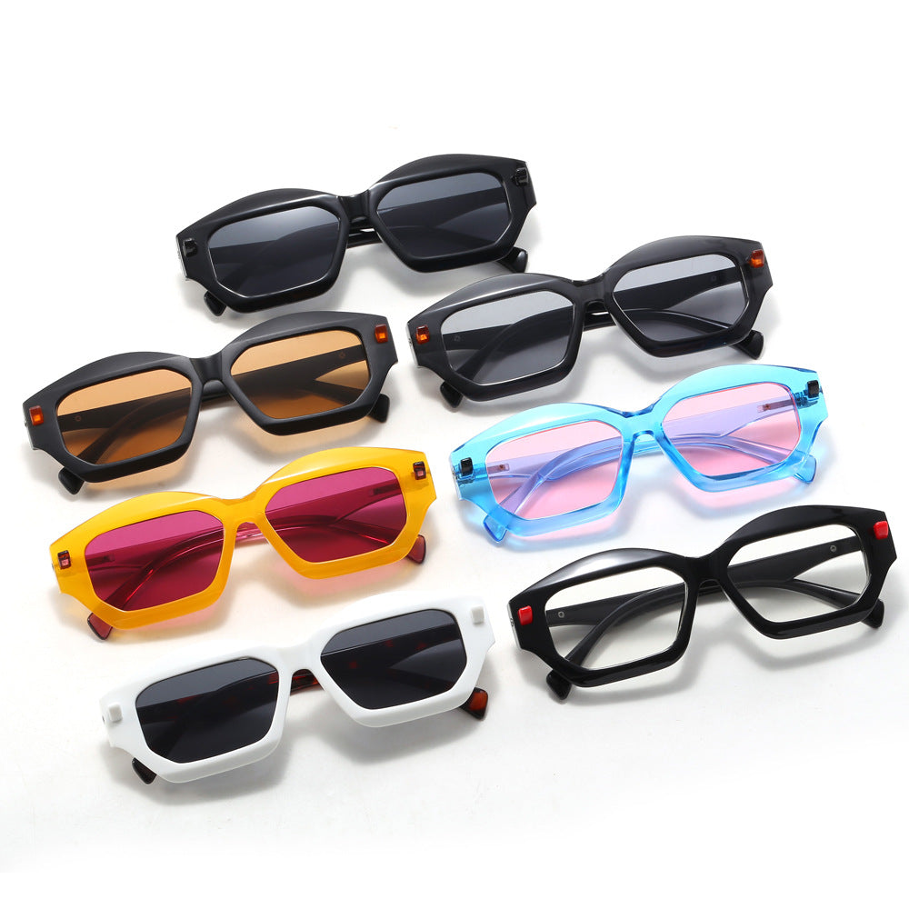 Damen Modernistische Sonnenbrille mit auffälligem Rahmen Karnz