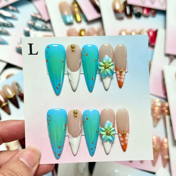 Dekoratives Handgefertigtes Press-On Nagelkunstset mit von Strand inspirierten Designs
