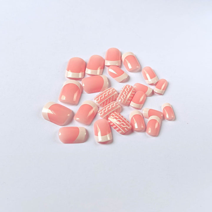 Elegantes French Tip Nageldesign-Kit