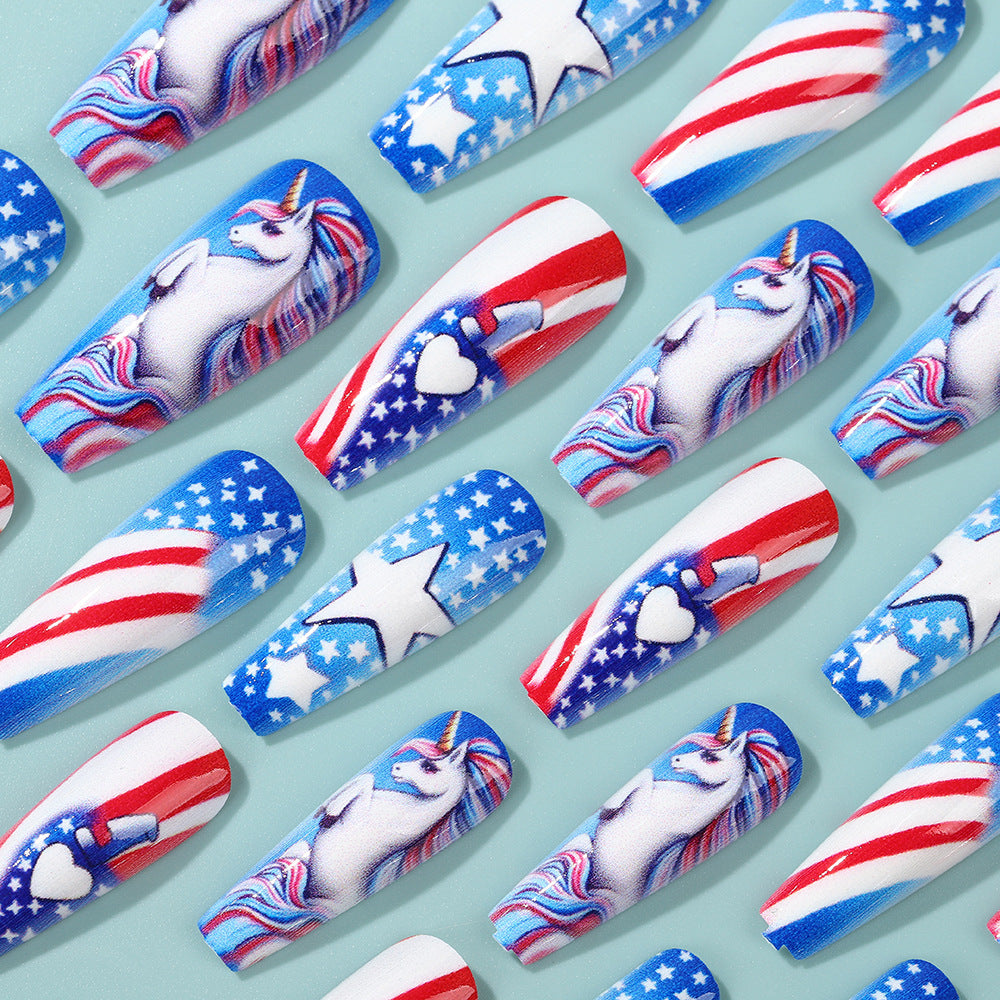 Kreative Kunstnägel mit patriotischen Motiven Karnz