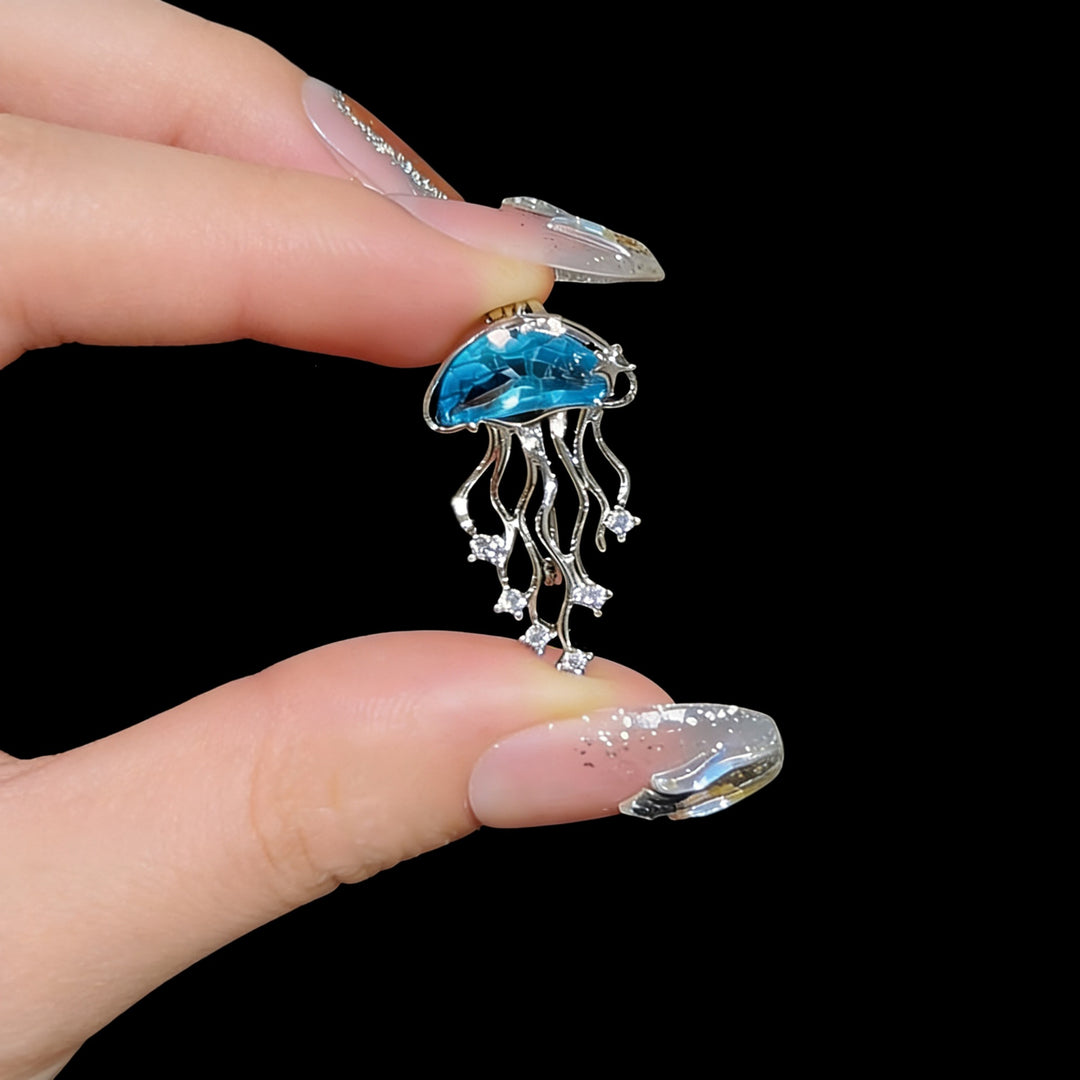 Elegante Quallenbrosche mit Funkelnden Kristallen Karnz