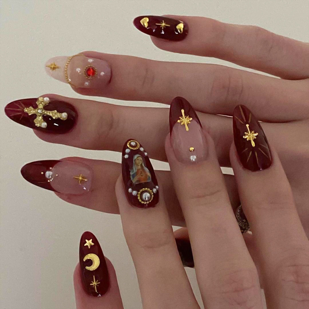 Künstliche Nagelkunst mit verspielten Punkten und Schleifen Karnz