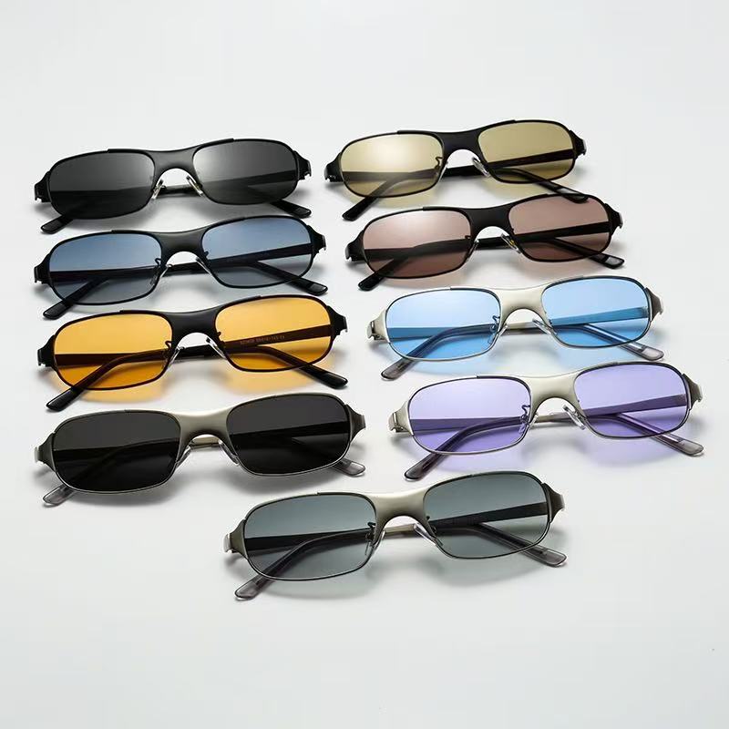 Damen moderne rechteckige Sonnenbrille mit UV-Schutz und komfortablem Gestell Karnz