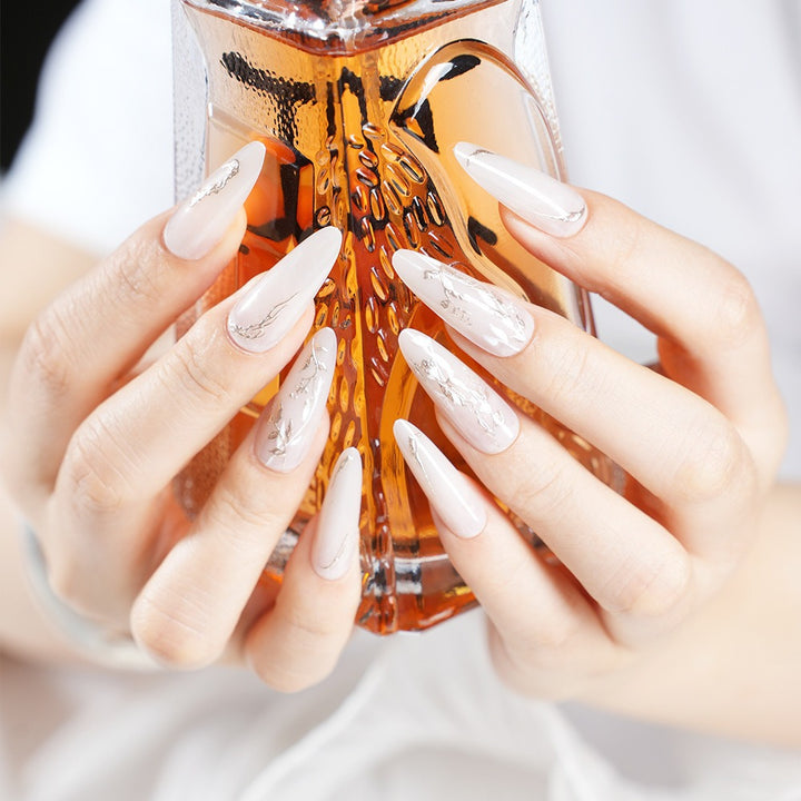 Elegantes Blumenspitzen-Press-On-Nagelset Karnz