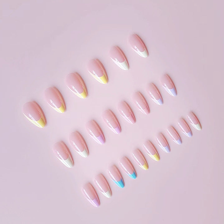 Kunstnagelset im modernen Farbverlauf Design Karnz