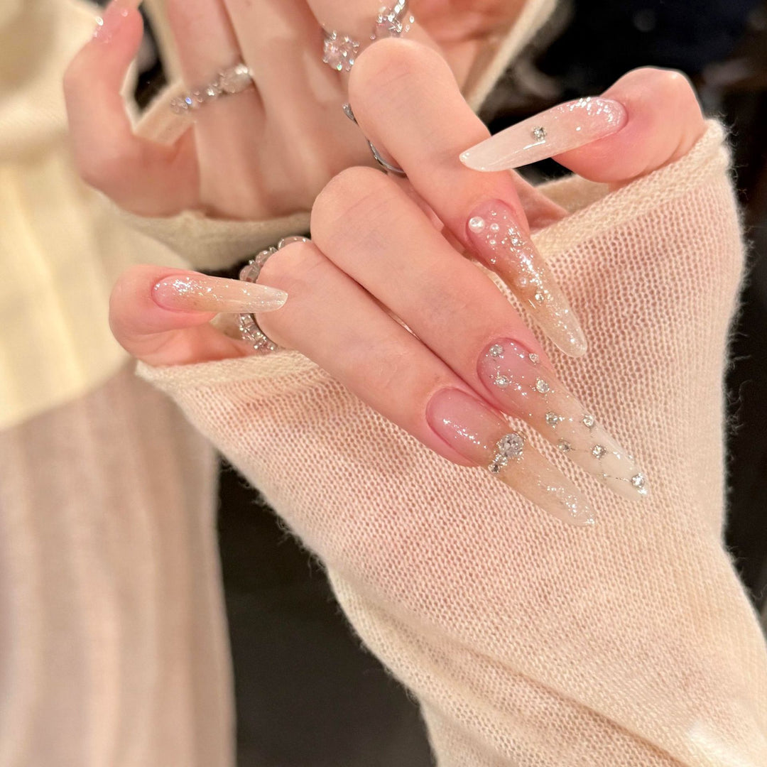 Kunstnägel mit Elegantem Ombre-Effekt Karnz