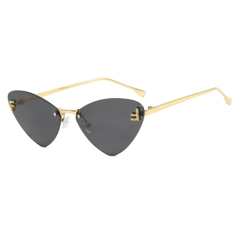 Damen extravagante Cat-Eye Sonnenbrille mit funkelnden Details Karnz