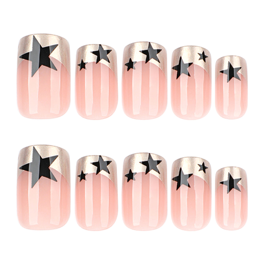 Funkelnde Nagelkunst mit Sternen und Glitzer akzenten Karnz