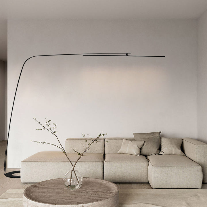 Geformte LED Stehlampe mit einstellbarer Helligkeit