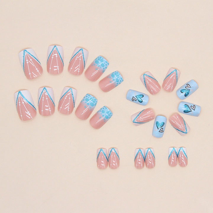 Herz-inspiriertes Press-On Nagelkunst-Set Karnz