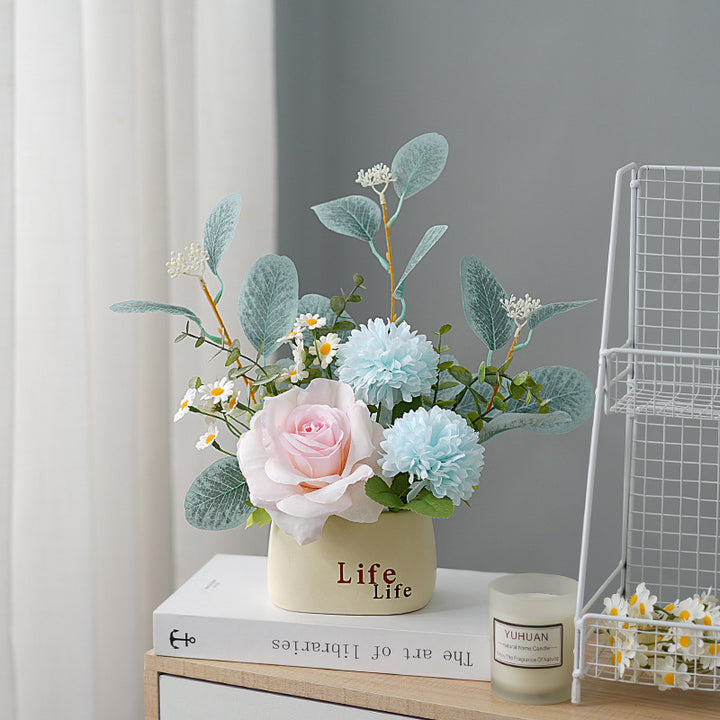Dekorativer Blumenstrauß