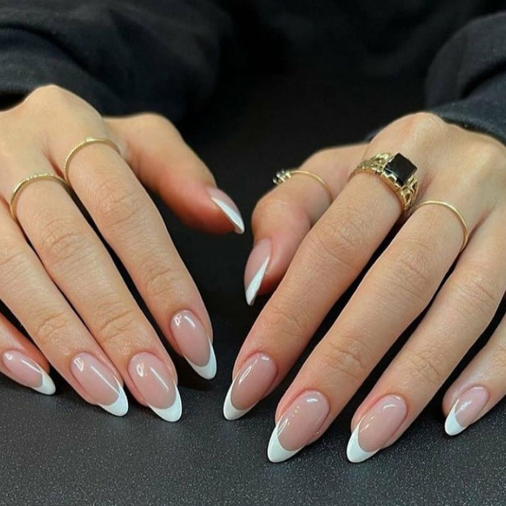 Elegante French Maniküre Kunstnägel Karnz