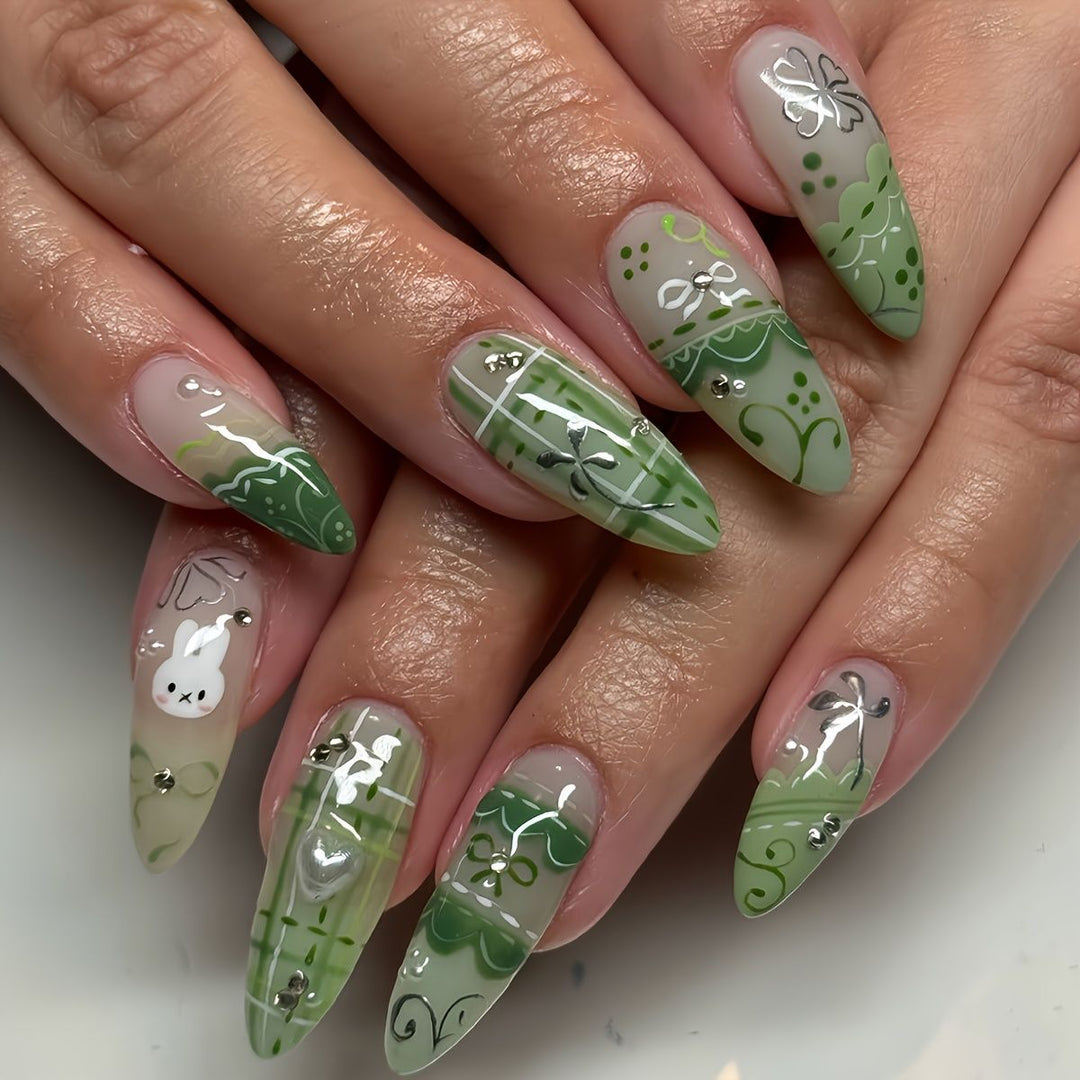 Glamouröse Glitzer Stiletto Nagelkunst Karnz