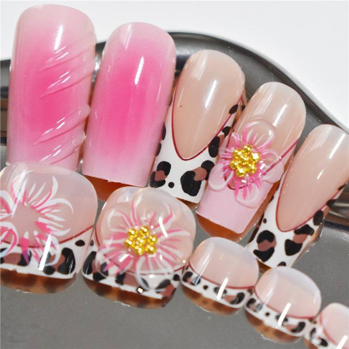 Künstlerische Blumen Press-On Nagelkunst Karnz