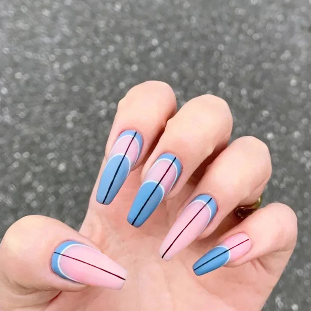 Trendige Stiletto-Nägel mit geometrischem Design Karnz