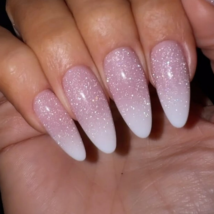 Elegante Glitzernde Ombre Nagelkuns Karnz
