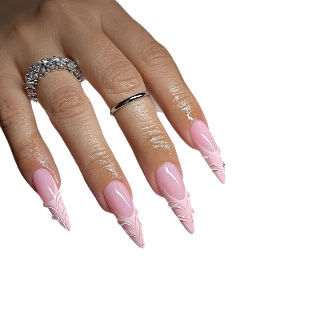Kunstnagelset mit eleganten Spitzen und filigranem Design Karnz
