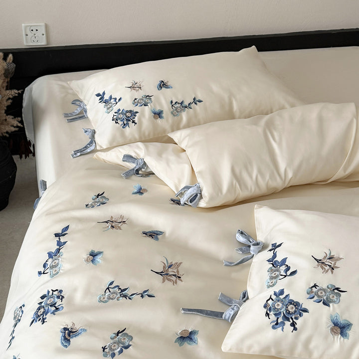 Luxus Baumwollsatin Bettwäsche Set mit Handstil blauer floralem Stickerei & Schleifen-Shams