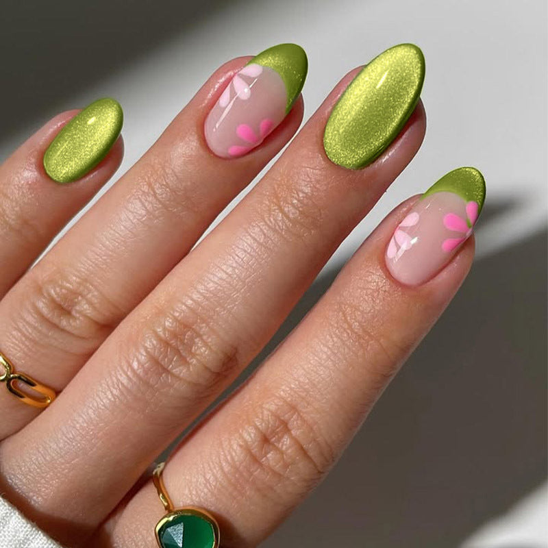 Künstlerisches Floral Druck-auf-Nageldesign