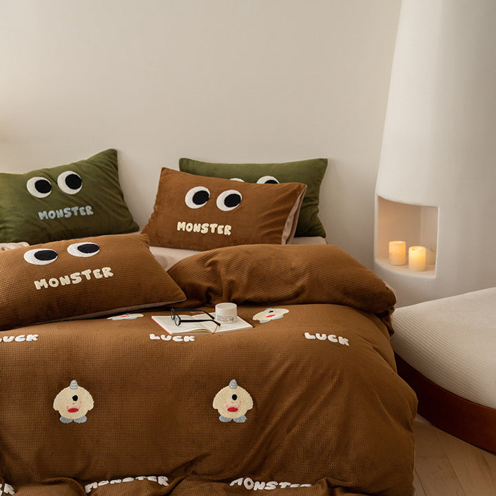 Kuschelige Wendebettwäsche-Set mit Monster-Stickerei