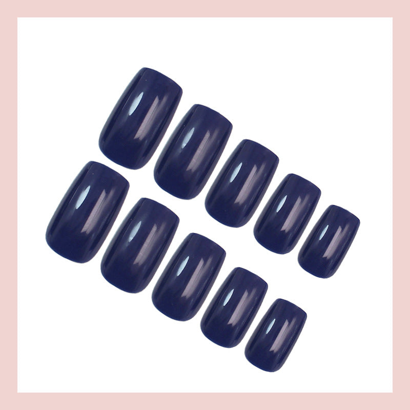Kunstnagelset mit luxuriösem Hochglanz-Finish und eleganter Form Karnz
