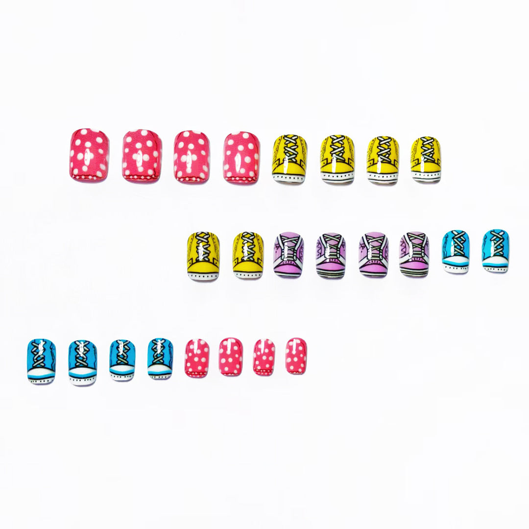 Kreative Sneaker Nageldesign Karnz