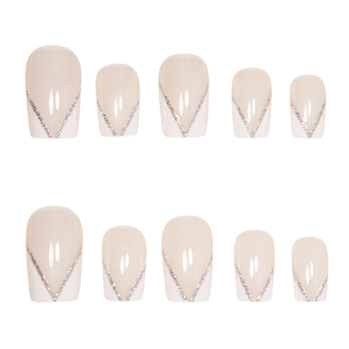 Elegante Press-On Nagelkunst Tipps mit Strass-Akzenten Karnz