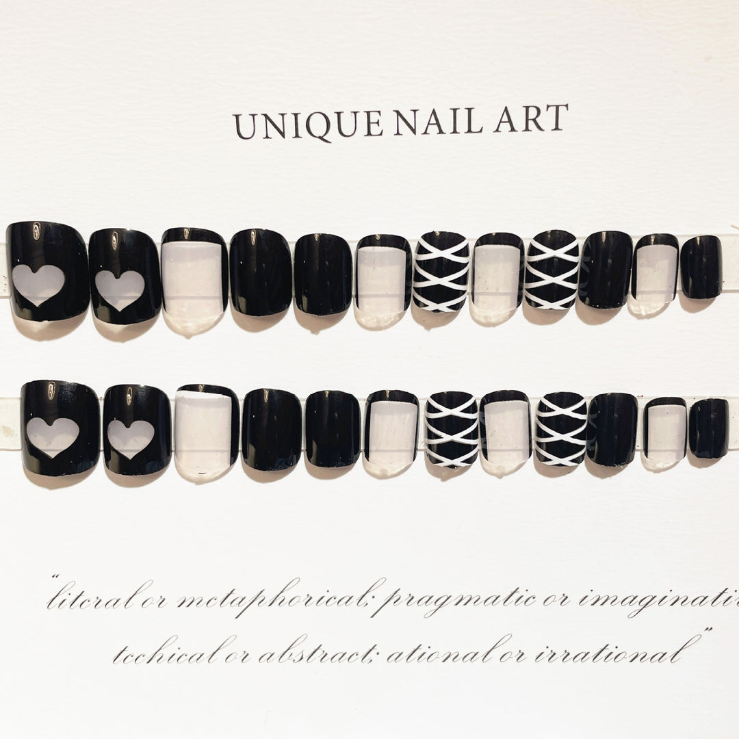 Stylisches Press-On-Nageldesign-Set mit Herz- und geometrischen Mustern