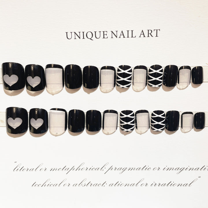 Stylisches Press-On-Nageldesign-Set mit Herz- und geometrischen Mustern