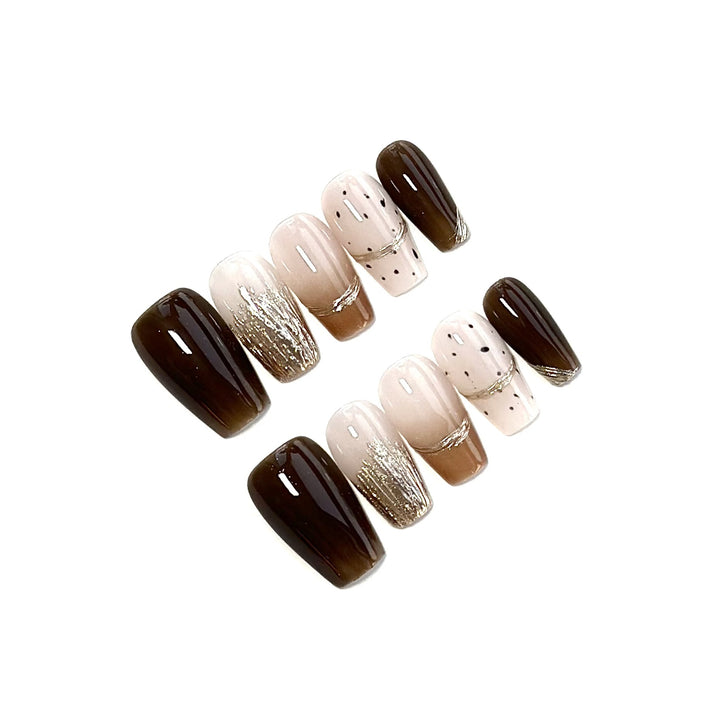 Elegantes Press-On-Nagelkunstset mit einzigartigen Texturen
