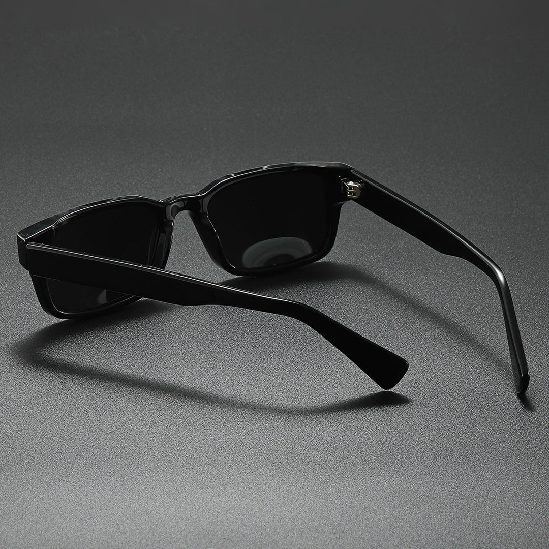 Damen Sonnenbrille im modernen, minimalistischen Design Karnz