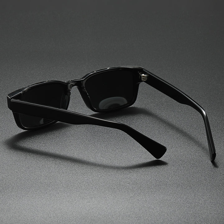 Damen Sonnenbrille im modernen, minimalistischen Design Karnz