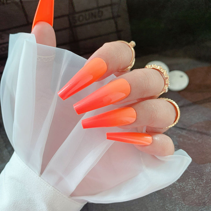 Lange Stiletto Press-On-Nageler-Extensions