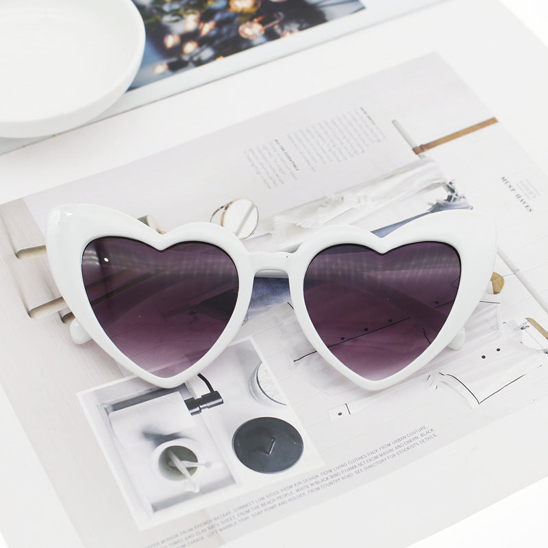 Damen Herzförmige Sonnenbrille mit glitzerndem Rahmen Karnz