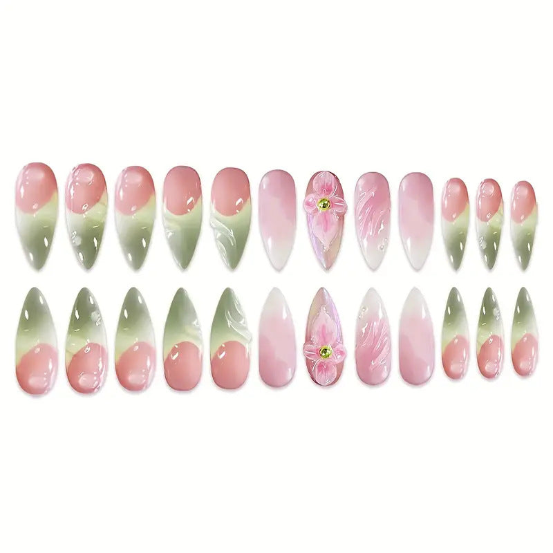 Künstlerische florale 3D Press-On Nagelkunst Karnz