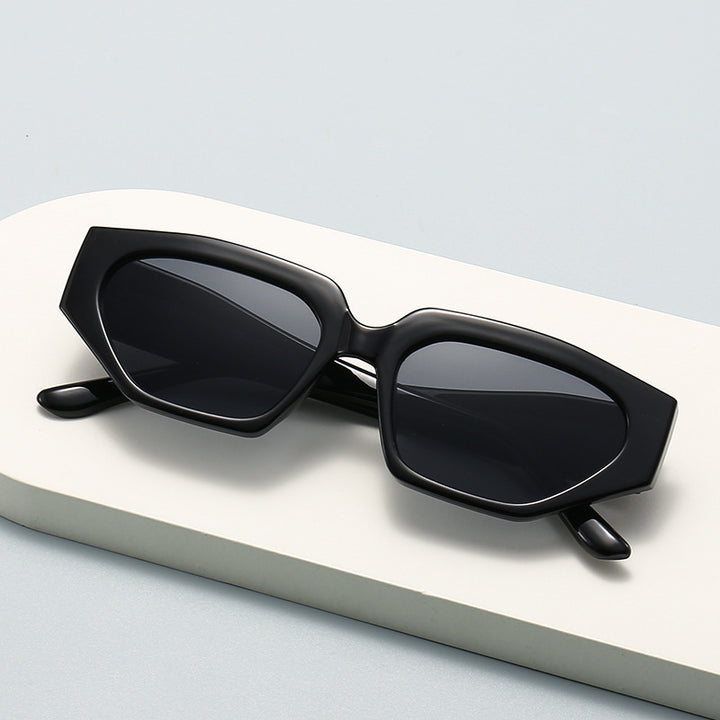 Damen Modische Sonnenbrille im innovativen polygonalen Design Karnz
