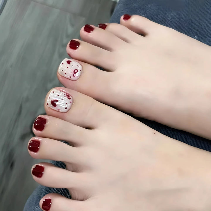 Künstlerisches Press-On Nagelkunstset mit Herz- und Punktdesign