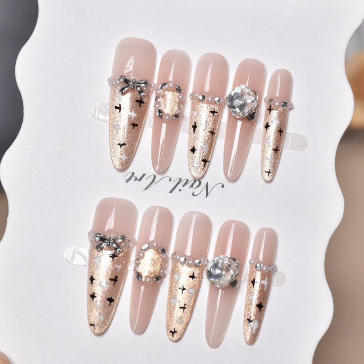 Künstlerische Premium Detaillierte Press-On Nagelkunst Karnz
