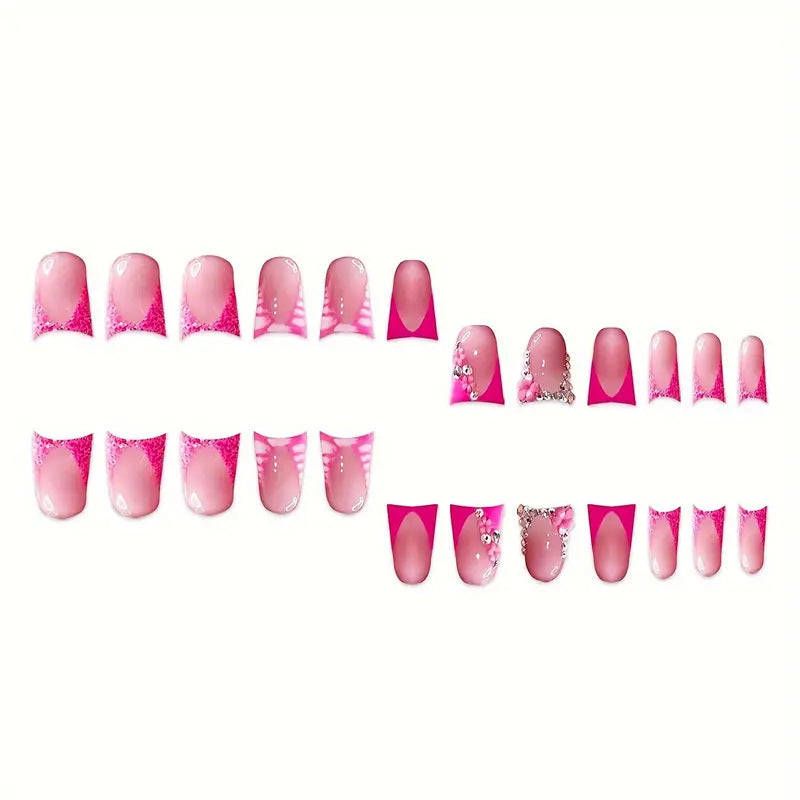 Glamouröses Nagelkunstset mit floralen und Strassakzenten Karnz