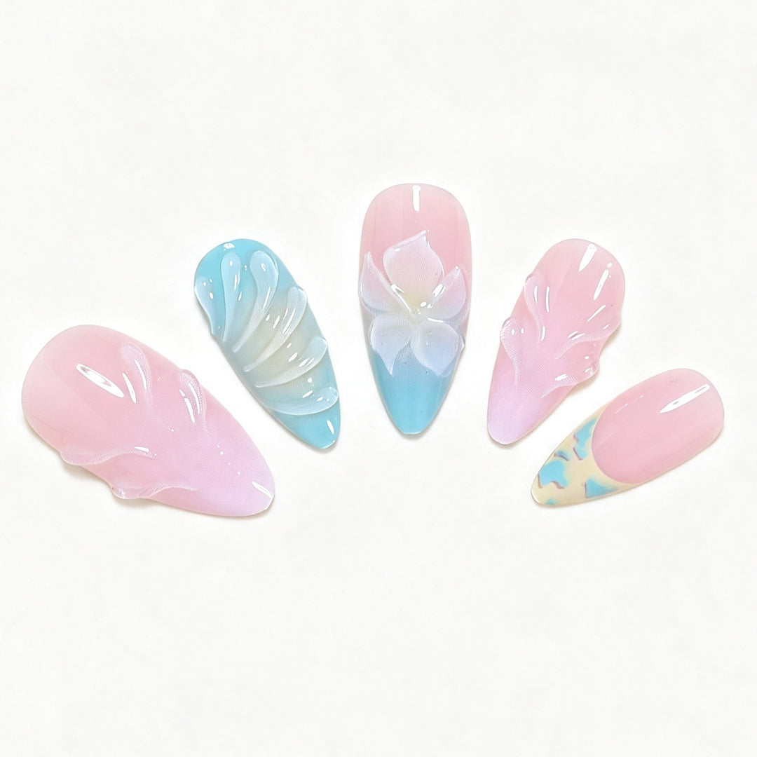 Elegante florale skulptierte Fingernagel Tipps Karnz