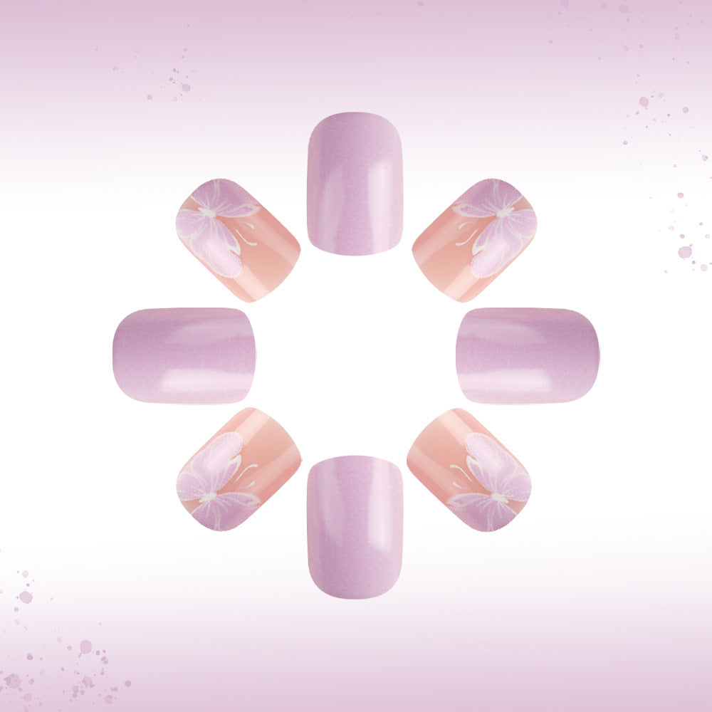 Elegante florale Gel-Nagelkunst Karnz