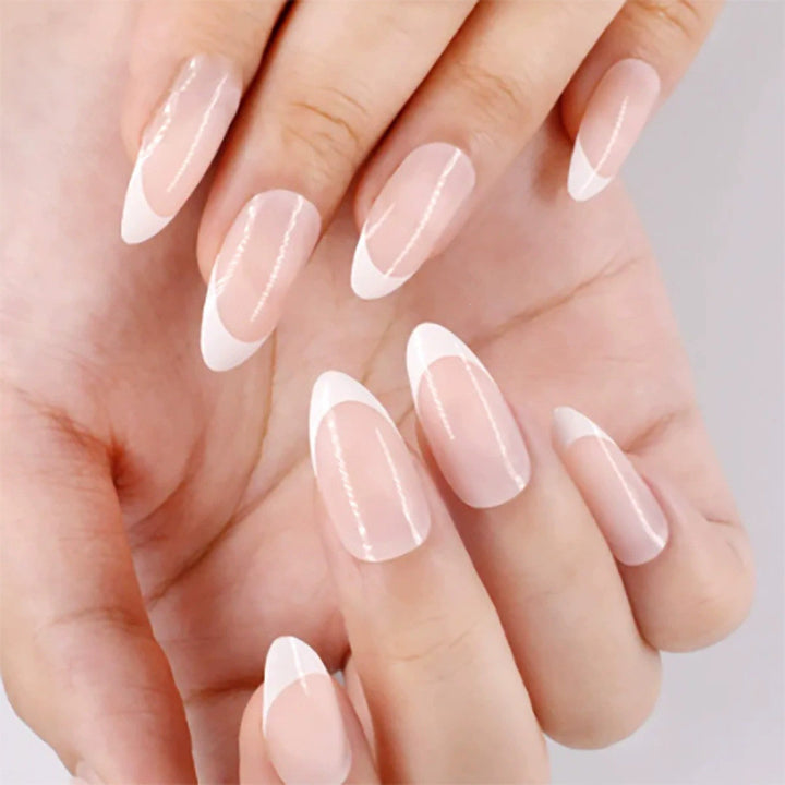 Stilvolle French Tip Press-On Nägel