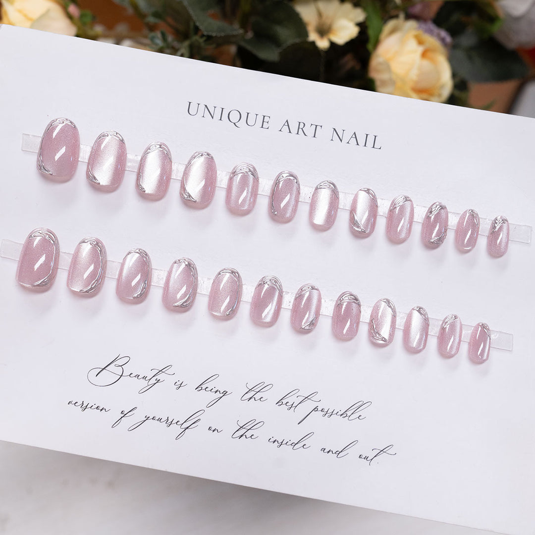 Dekorativer Press-On-Nagelset mit einzigartigen Kunstdesigns